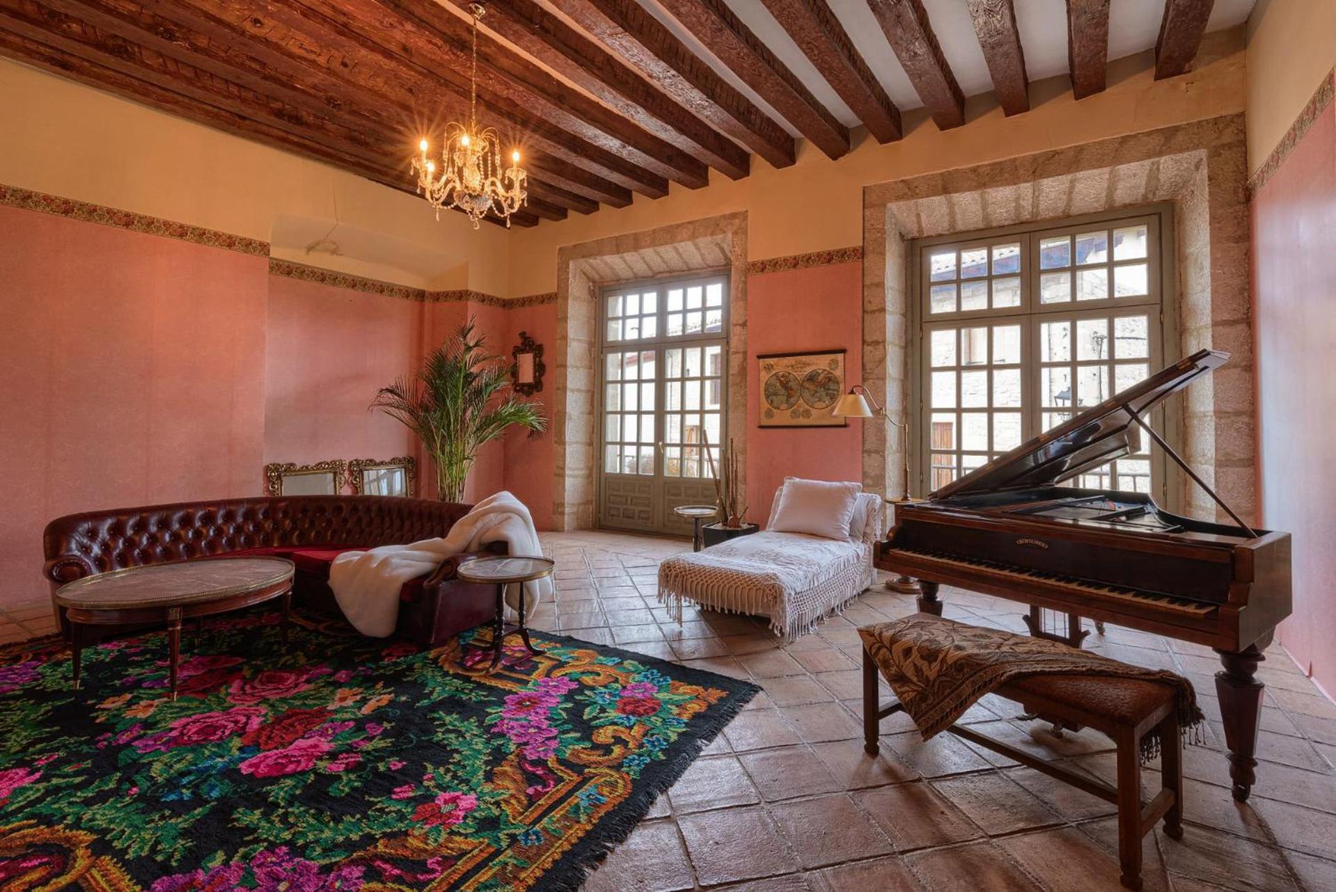 Casa Palacio Villa *